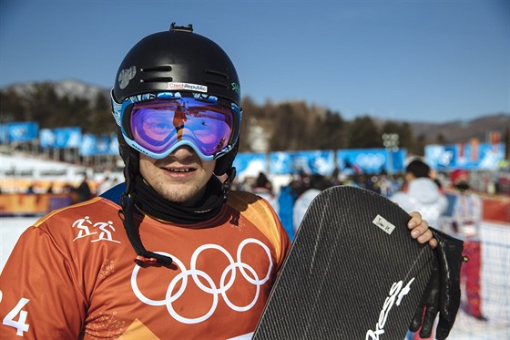 eský snowboardcrossa Jan Kubiík po olympijské kvalifikaní jízd v...