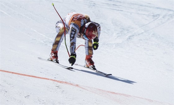 NEJRYCHLEJÍ. eská lyaka Ester Ledecká v cíli olympijského superobího...