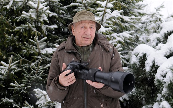 Dříve nosil Jaroslav Pešat do přírody zbraň i fotoaparát. Dnes už se v ní...