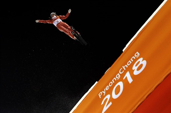 Bloruská akrobatická lyaka Hanna Huskovová na zimních olympijských hrách v...