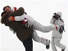 Shaun White slaví vítzství v U-ramp. Jako první snowboardista v historii má...
