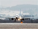 První letadlo spolenosti Pobeda na nové lince z Moskvy do Karlových Var dnes...