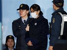 che Son-sil, dvrnice jihokorejské exprezidentky, dostala dvacet let za...