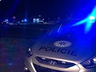Záchranái a policisté zasahují u eského Brodu u nehody, pi které automobil...