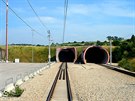 Západní portál tunel Wienerwald na rakouské železnici Westbahn. Tunel je...