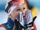 eská bkyn Barbora Havlíková v cíli skiatlonového závodu na 15 kilometr v...