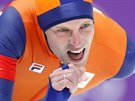 Nizozemský rychlobrusla Bob de Vries v závod na 5000 metr na olympijském...