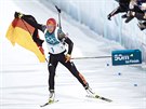 ZLATO. Nmecká biatlonistka Laura Dahlmeierová zvítzila v olympijském stíhacím...