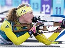 védská biatlonistka Hanna Öbergová  ve vytrvalostním závodu na 15 kilometr v...