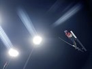 Tréninkový pokus eského skokana Romana Koudelky na velkém olympijském mstku....