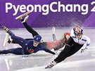 ZLATO. Korejská rychlobruslaka che Min-ong (vpedu) zvítzila v olympijském...