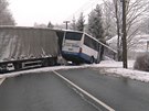Na Vysoin se srazil autobus s kamionem