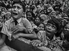 ZPRAVODAJSTVÍ (série): Kevin Frayer, Getty Images - Rohingyové prchají do...