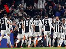 Radost fotbalist Juventusu Turín v úvodu osmifinále Ligy mistr proti...