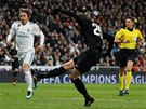Adrien Rabiot z Paris St. Germain stílí gól do sít Realu Madrid v osmifinále...