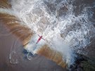 Druhá cena v kategorii profesionálních portrét. Fotografie poízená dronem...