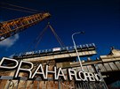 Zahájení snesení ocelové konstrukce elezniního mostu pes ulici Prvního...
