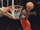 Michael Jordan v dresu Chicaga pi smeask exhibici na Utkn hvzd NBA 1988