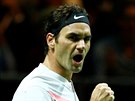 Roger Federer se raduje bhem turnaje v  Rotterdamu.