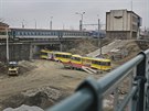 Jižnímu železničnímu mostu u hlavního vlakového nádraží v Plzni zbývá...