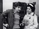 Jaromír Hanzlík a Jiina vorcová v seriálu ena za pultem (1977)