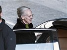 Dánská královna Margrethe II. pi odchodu z nemocnice Rigshospitalet, kde byl...