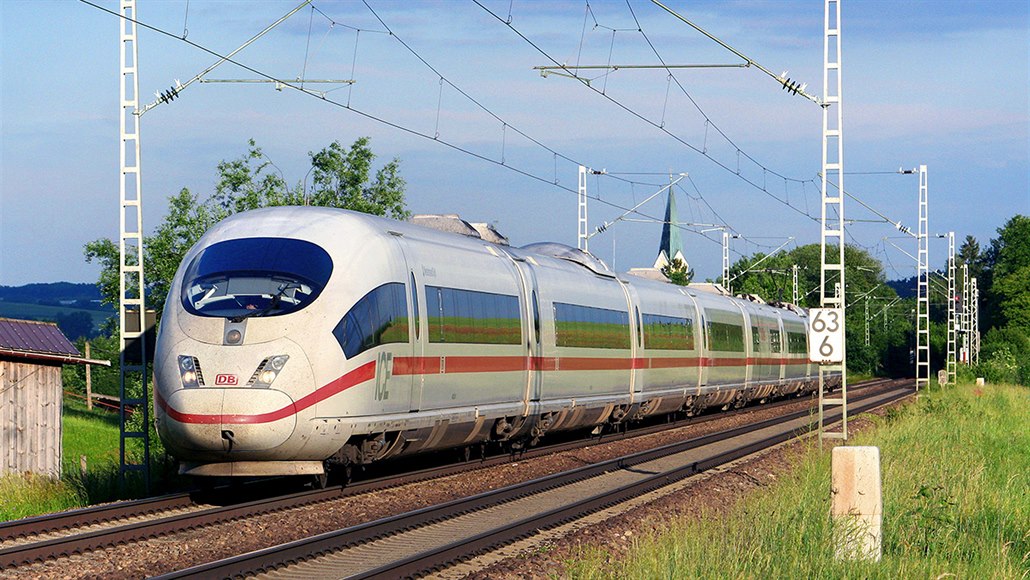 Moc pěkné svezení. Německý Intercity Express třetí generace na rychlotrati...