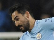 Ilkay Gundogan z Manchesteru City klikuje v utkn proti Leicesteru.