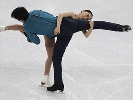 Japonsk� p�r Miu Suzakiov� a Ryuichi Kihara b�hem kr�tk�ho programu.