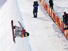 Americk snowboardistka Chloe Kimov zvtzila v olympijsk kvalifikaci v...