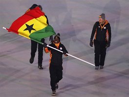 Ghanský skeletonista Akwasi Frimpong na slavnostním zahájení olympijských her v...