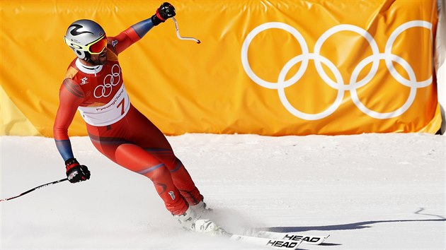 VYPAD TO DOBE. Aksel Lund Svindal po finlov jzd olympijskho sjezdu.