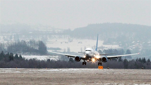 První letadlo společnosti Pobeda na nové lince z Moskvy do Karlových Varů dnes přistálo na karlovarském letišti (17. února 2018).
