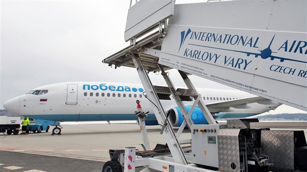 První letadlo společnosti Pobeda na nové lince z Moskvy do Karlových Varů přistálo na karlovarském letišti (17. února 2018).