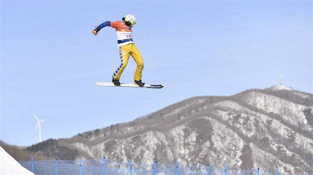 Obhjkyn olympijskho zlata Eva Samkov v kvalifikaci snowboardcrossu.