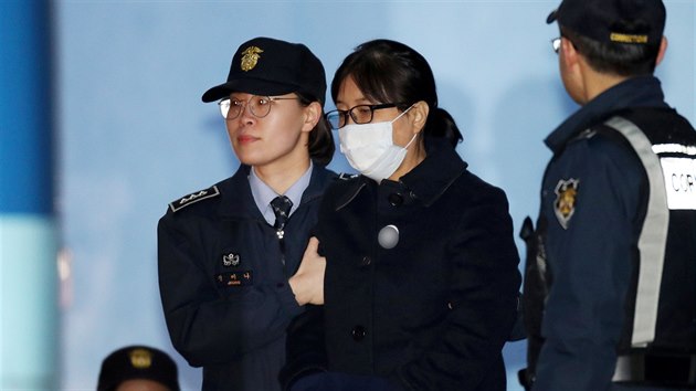 che Son-sil, dvrnice jihokorejsk exprezidentky, dostala dvacet let za korupci (13. nora 2018)