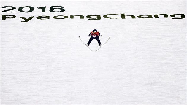 L�dr Sv�tov�ho poh�ru sdru�en��� Akito Watabe vyraz� do b�eck� ��sti z t�et�ho m�sta.