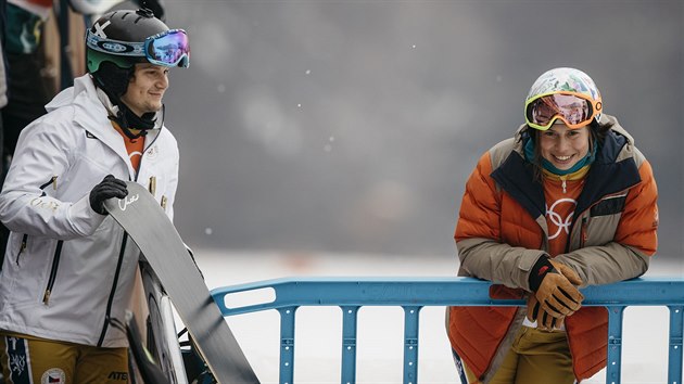 V tboe eskch snowboardist panovala pi trninku dobr nlada.