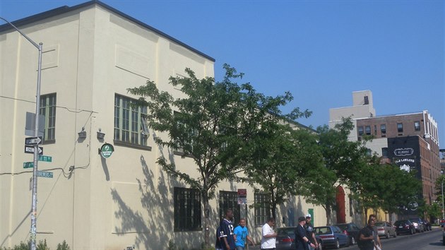 Brooklynsk pivovar se nachz u Wythe Avenue.