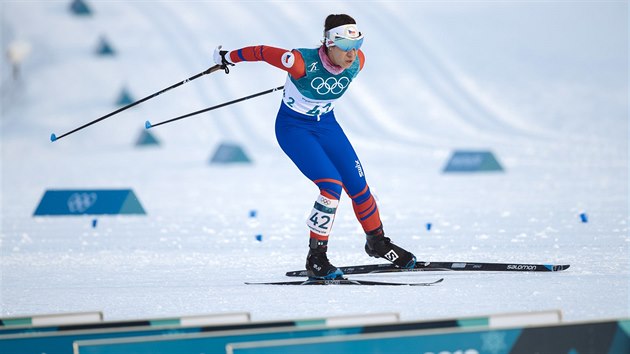 esk bkyn Petra Hynicov ve skiatlonovm zvodu na 15 kilometr v pchjongchangskm Alpensia Cross-Country Skiing Centre. (10. nora 2018)