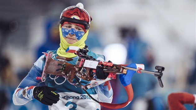 esk biatlonistka Veronika Vtkov ve sthacm zvod na 10 kilometr v jihokorejskm Pchjongchangu. (12. nora 2018)