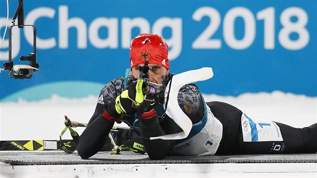 Nmeck biatlonista Arnd Peiffer v olympijskm sthacm zvodu na 12,5 km v...