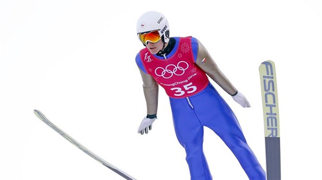 esk sdruen Tom Portyk pi trninkovm skoku v olympijskm stedisku Alpensia. (13. nora 2018)