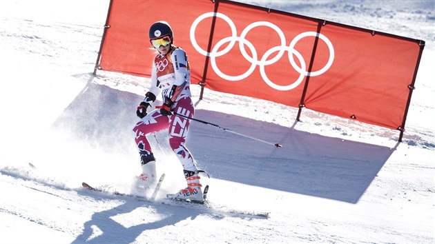 esk lyaka Kateina Paulthov spadla v prvnm kole olympijskho obho slalomu. (15. nora 2018)