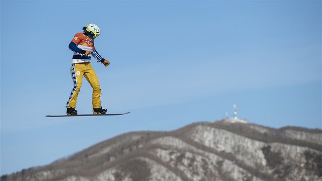 esk snowboardcrossaka Eva Samkov pi kvalifikan jzd na zimnch olympijskch hrch v jihokorejskm Pchjongchangu. (16. nora 2018)