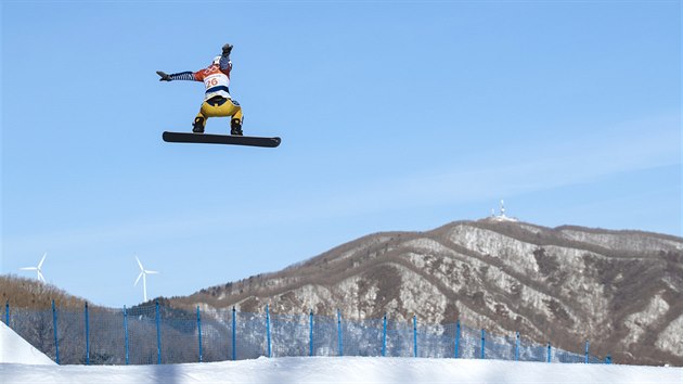 esk snowboardcrossaka Eva Samkov pi kvalifikan jzd na zimnch olympijskch hrch v jihokorejskm Pchjongchangu. (16. nora 2018)