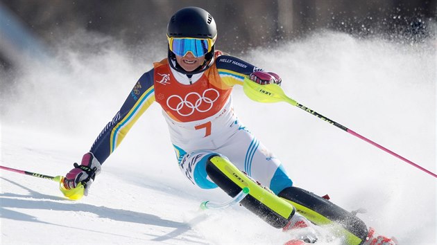 ZLATO. Olympijsk slalom ovldla pekvapiv vdka Frida Hansdotterov. (16. nora 2018)
