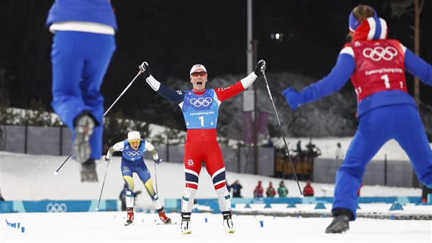 Norsk bkyn Marit Bjrgenov dojd pro tafetov zlato v zvodu na 4 x 5 km v olympijskm stedisku Alpensia. (17. nora 2018)