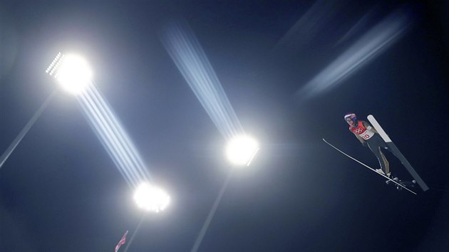 Tréninkový pokus českého skokana Romana Koudelky na velkém olympijském můstku. (17. února 2018)
