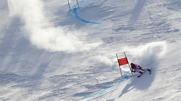 PRO ZLATO. Rakouský lyžař Marcel Hirscher při druhé jízdě olympijského obřího slalomu. (18. února 2018)